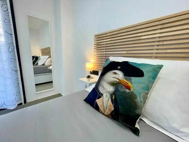 Gatu Premium Alma Marinera, Preferente Mayores De 25 Anos Y Familias Cádiz España